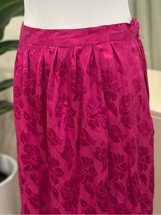 Maggy London Dresses & Skirts - Maggy London 100% Silk Vintage Skirt